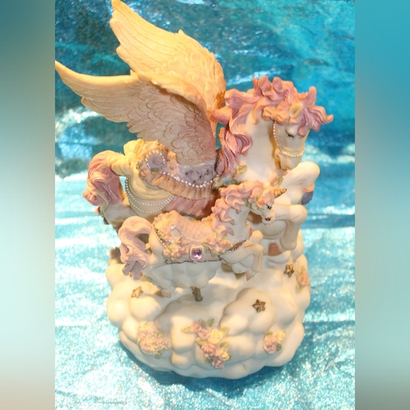 Collectible Ceramic Mobile Pegasus Horse & Carousel Unicorn Music Box - Picture 5 of 14